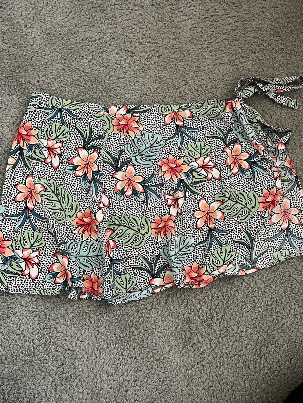 Mi Ami Floral Wrap Tie Skirt in Coral and Navy